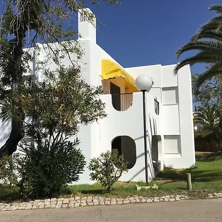 Aldeamento Turístico Prado Do Golf 3*